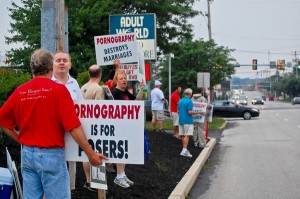 Aug 11 Protest pic 11 300x199 Local Group Takes Porn Protest to Adult World